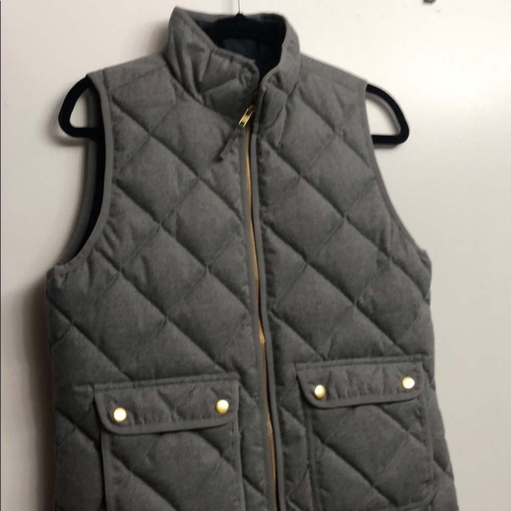 Gray J Crew quilted vest size small